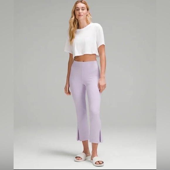 LULULEMON NWT Ribbed Softstreme Zip-Leg HR Crop Pant 25" | Lilac Ether | Size 8 - Picture 1 of 6